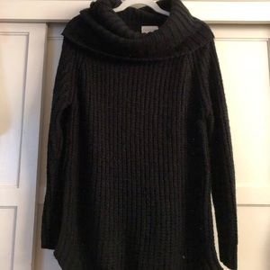 Oversized neck turtleneck